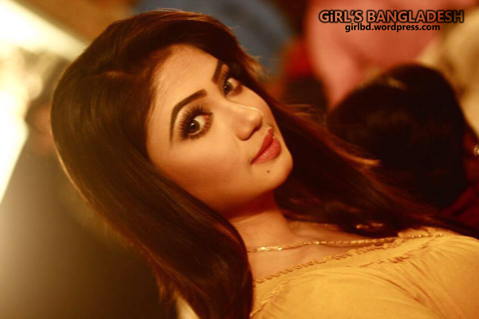 Bangladeshi Sexy  Boosy Beautiful Popular Movie Actress -9021